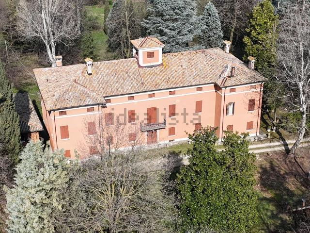 Case e ville in vendita di 1680 m² in Via Pagliarola