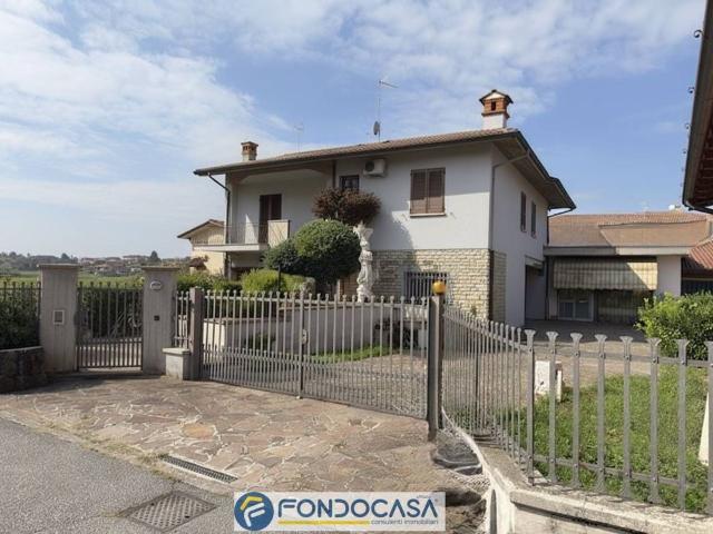 Case e ville in vendita di 168 m² in Via Roma