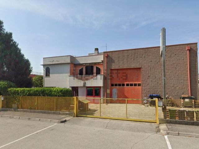 Case e ville in vendita di 168 m² in Viale Europa
