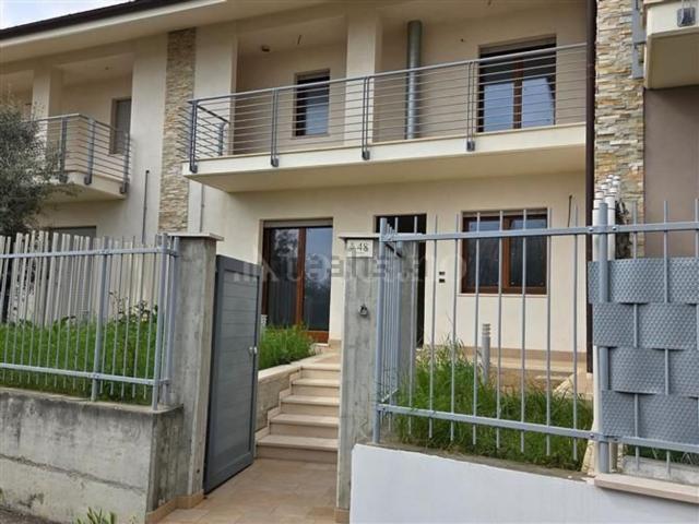 Case e ville in vendita di 168 m² in Strada Provinciale 15 Contrada Paterno