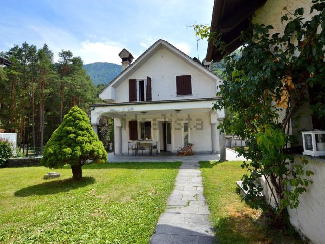 Case e ville in vendita di 169 m² in Via al Piano, 38