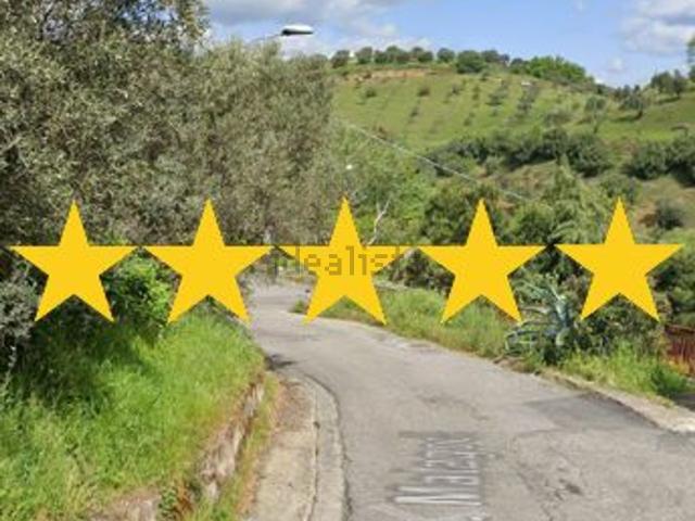 Case e ville in vendita di 169 m² in Via G. Malagodi