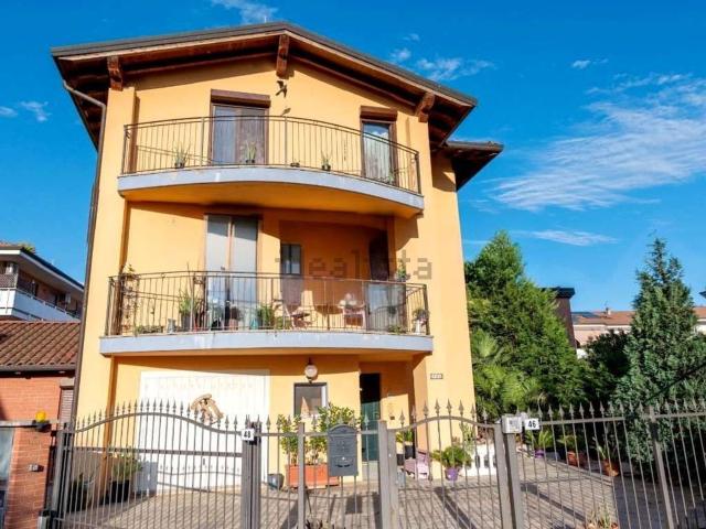 Case e ville in vendita di 169 m² in Via Leoncavallo, 48