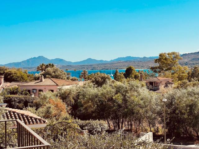 Case e ville in vendita di 169 m² in Via Maestrale