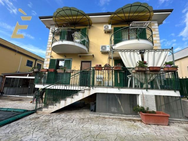Case e ville in vendita di 169 m² in Via Torre Magna, 38