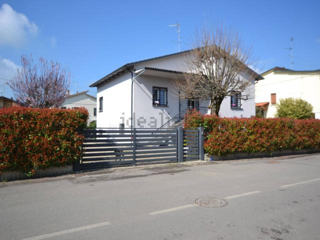 Case e ville in vendita di 169 m² in Via V. Alfieri, 2