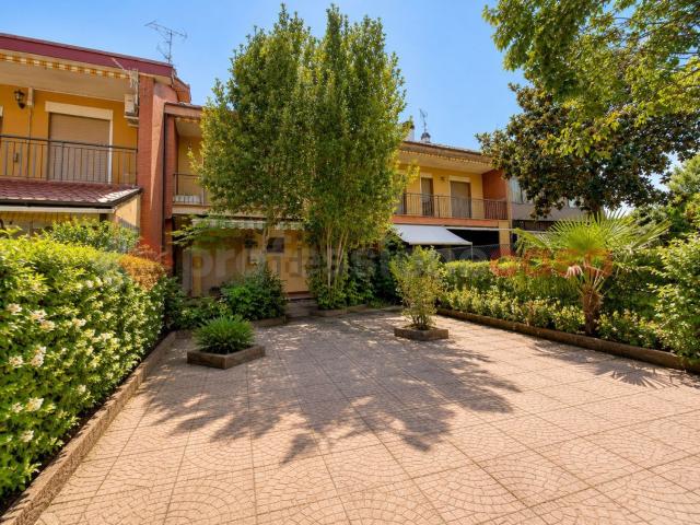 Case e ville in vendita di 169 m² in Viale Germania, 47