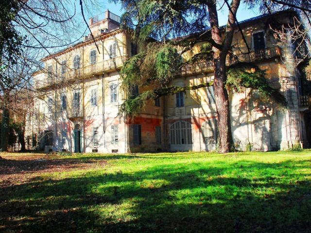 Case e ville in vendita di 1700 m² in Località Vallarone