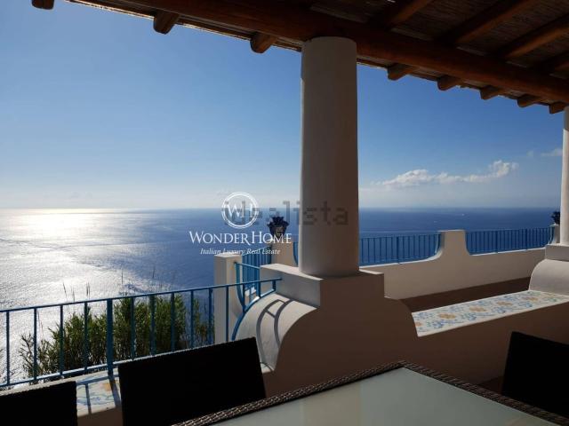 Case e ville in vendita di 170 m² in Contrada Capistello di Lipari
