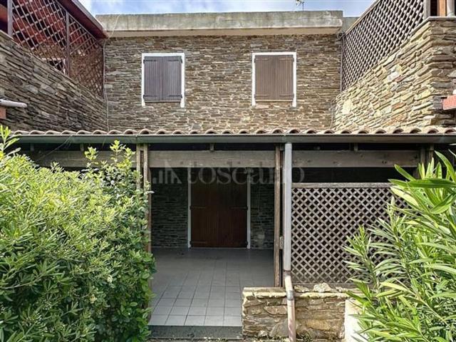 Case e ville in vendita di 170 m² in Via Cala Sabina