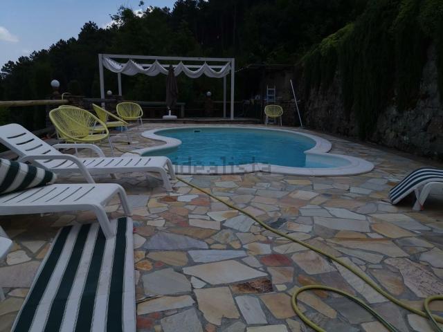Case e ville in vendita di 170 m² in Via Castel di Nocco, 45