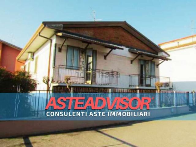 Case e ville in vendita di 170 m² in Via A. Manzoni, 34