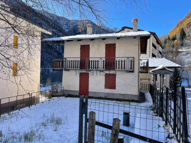 Case e ville in vendita di 170 m² in Via Bellino