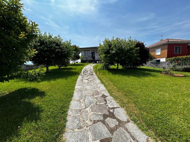 Case e ville in vendita di 170 m² in Via Galade