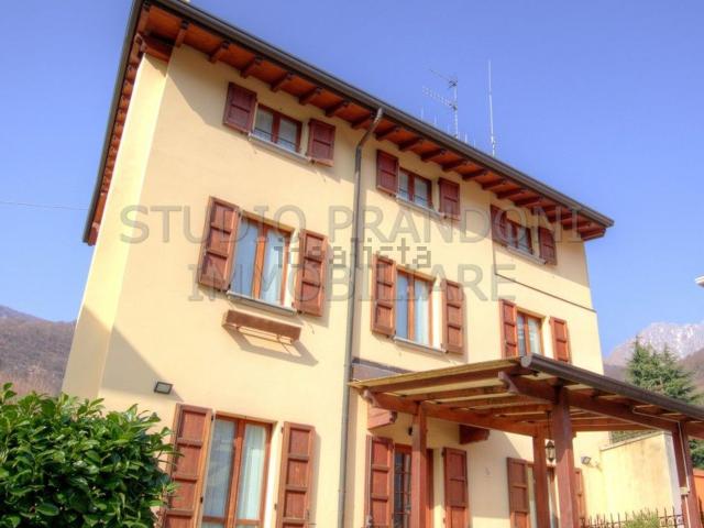 Case e ville in vendita di 170 m² in Via Giuseppe Mazzini, 90