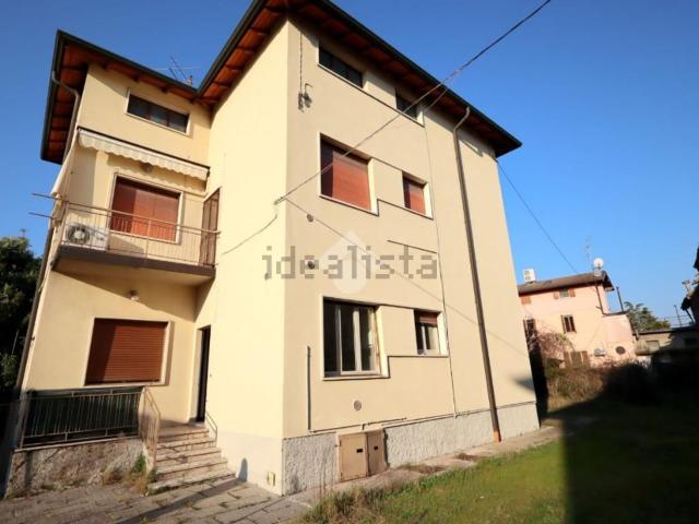 Case e ville in vendita di 170 m² in Via Giacomo Matteotti, 12