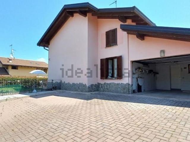 Case e ville in vendita di 170 m² in Via Dante Alighieri, 7