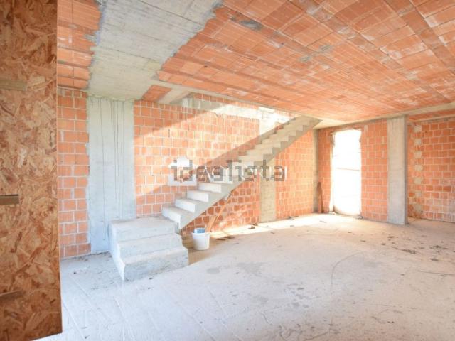 Case e ville in vendita di 170 m² in Via dei Tartari
