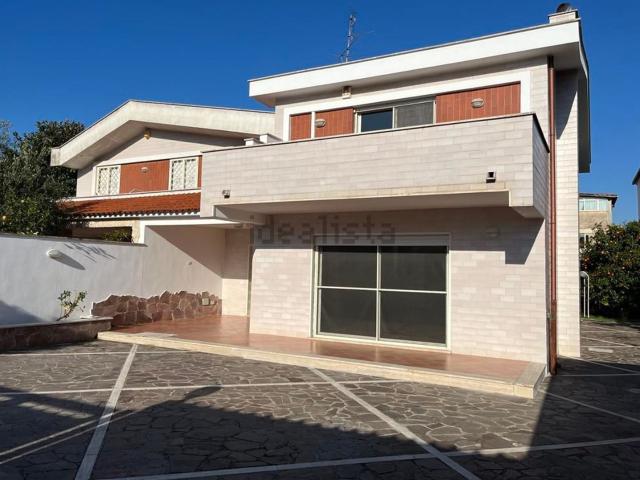 Case e ville in vendita di 170 m² in Via del Monumento, 95