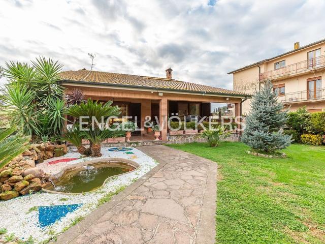 Case e ville in vendita di 170 m² in Via del Fosso di Tor Pagnotta
