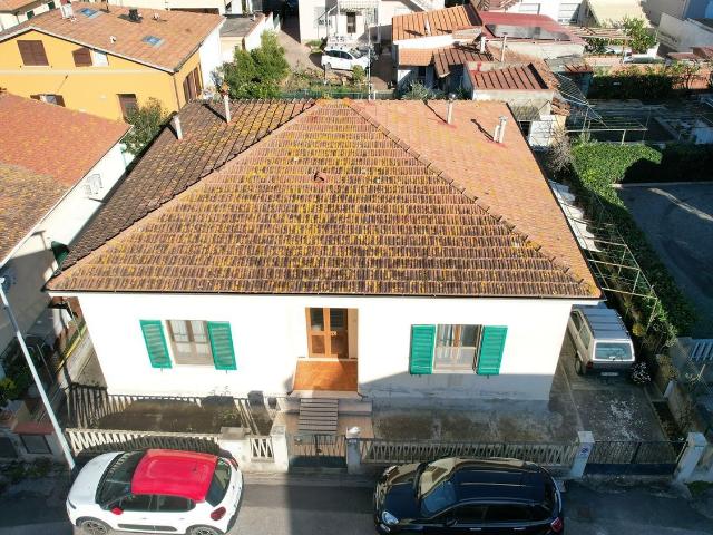 Case e ville in vendita di 170 m² in Via Duccio Galimberti, 10