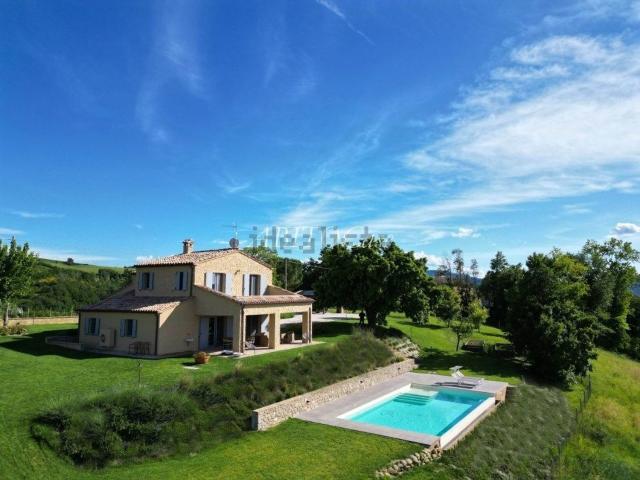 Case e ville in vendita di 170 m² in Via Farneto