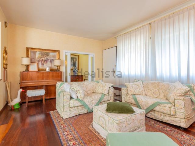 Case e ville in vendita di 170 m² in Via Francesco Baracca