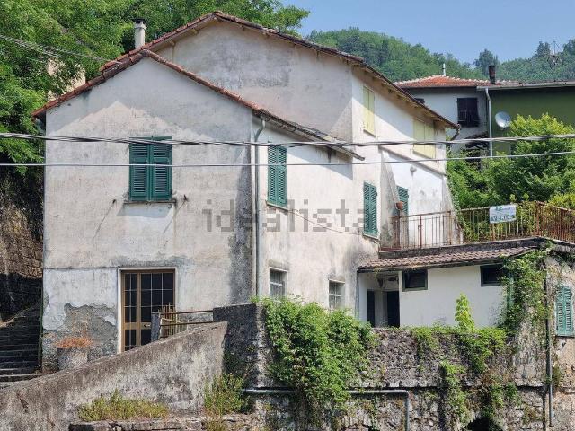 Case e ville in vendita di 170 m² in Via Levanto