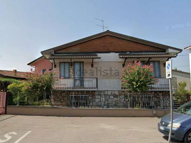 Case e ville in vendita di 170 m² in Via Legnaghese