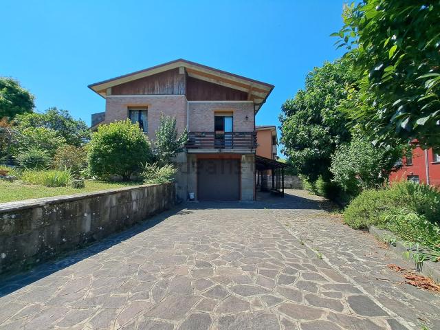 Case e ville in vendita di 170 m² in Via Morandi, 4