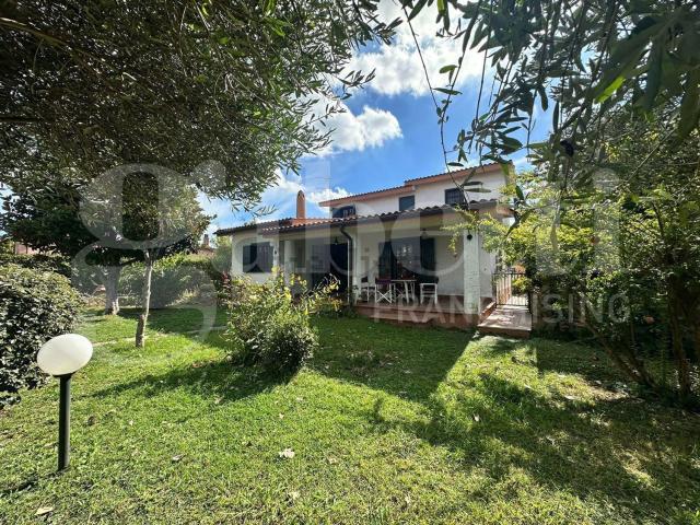 Case e ville in vendita di 170 m² in Via Mare della Fecondita, 28