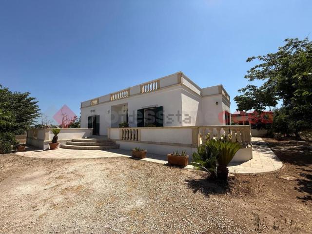 Case e ville in vendita di 170 m² in Via Maria Montessori