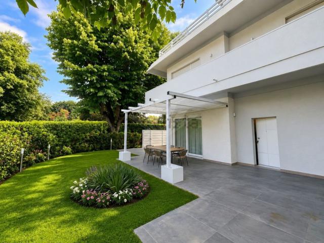 Case e ville in vendita di 170 m² in Via Michelangelo Buonarroti