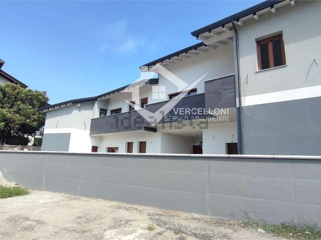 Case e ville in vendita di 170 m² in Via Novara, 63