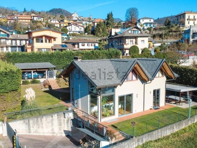 Case e ville in vendita di 170 m² in Via Nuova Intra Premeno, 80