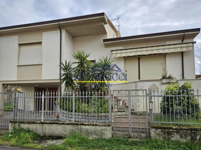 Case e ville in vendita di 170 m² in Via San Giorgio