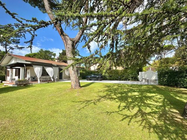 Case e ville in vendita di 170 m² in Via Santa Caterina