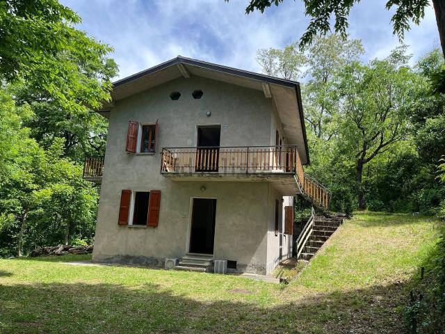 Case e ville in vendita di 170 m² in Via Santa Lucia, 23