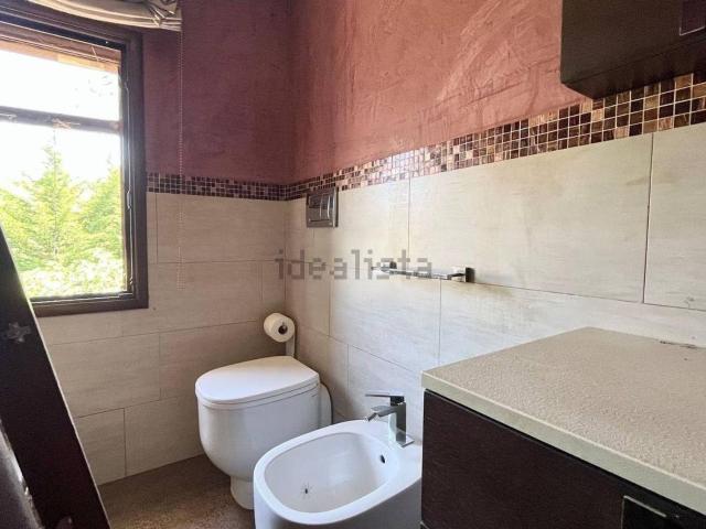 Case e ville in vendita di 170 m² in Via Scampati