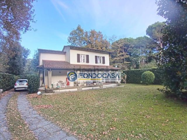 Case e ville in vendita di 170 m² in Via Stradella