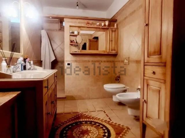 Case e ville in vendita di 170 m² in Via Suor Lucia