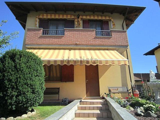 Case e ville in vendita di 170 m² in Via Parona Cassolo