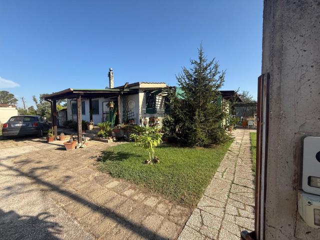 Case e ville in vendita di 170 m² in Via Pistoiese