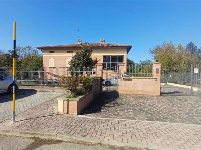 Case e ville in vendita di 170 m² in Via Valle Del Samoggia