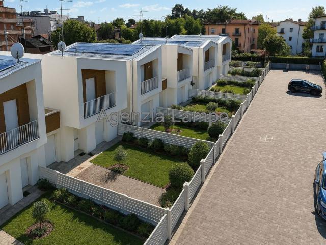 Case e ville in vendita di 170 m² in Via Veneto