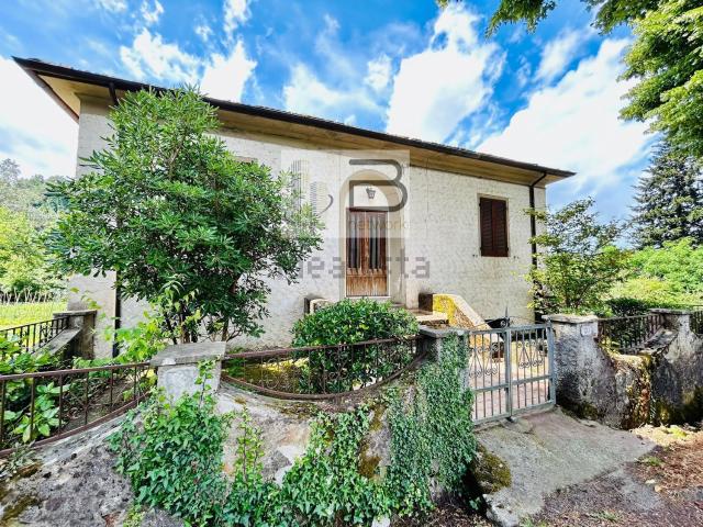 Case e ville in vendita di 170 m² in Via Vittorio Emanuele