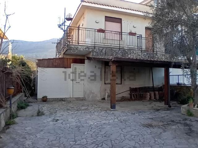 Case e ville in vendita di 170 m² in Viale Costa Verde