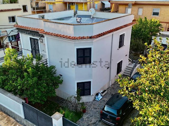 Case e ville in vendita di 170 m² in Viale dei Promontori