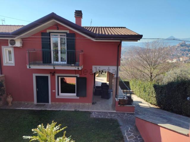 Case e ville in vendita di 170 m² in Borgo Berardi, 34