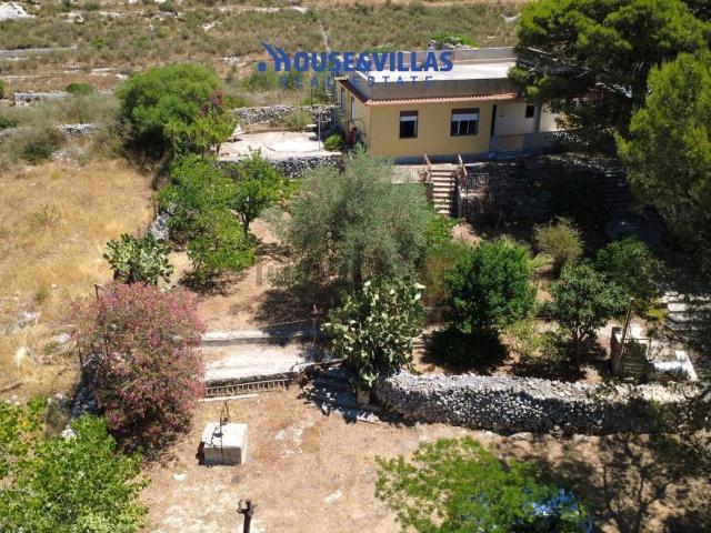 Case e ville in vendita di 170 m² in Contrada spinita